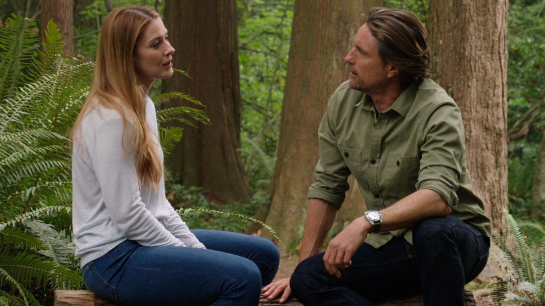 Alexandra Breckenridge and Martin Henderson, Virgin River